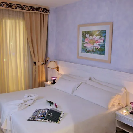 Mediterraneo Apart Otel Sitges
