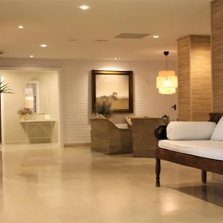 Mediterraneo Апарт-готель Сіджас