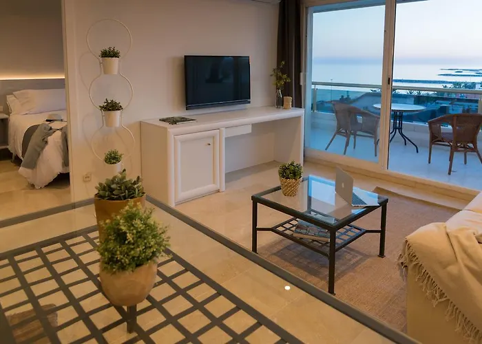 Mediterraneo Aparthotel 4*